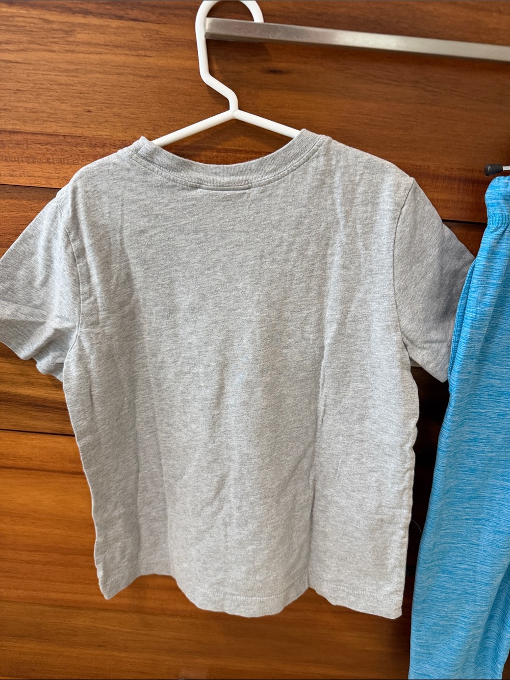 Hanna Andersson Kids Gray Tee & Blue Jogger Pants Set - Picture 5 of 8